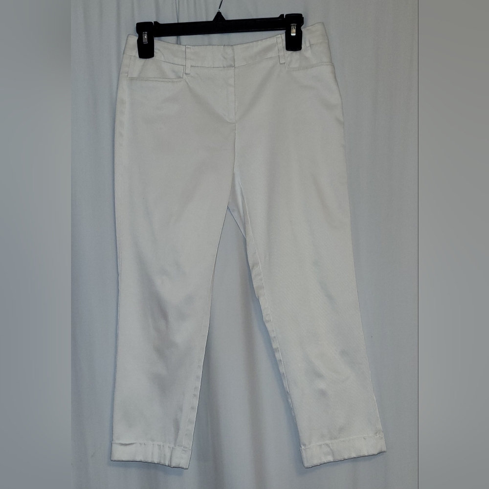 7th Avenue Suiting Company New York & Company Khaki Capri sz 2